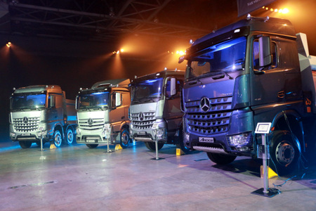 מרצדס מציגה: משאיות בירוק
